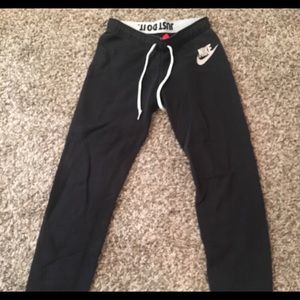 Nike women’s sweatpants
